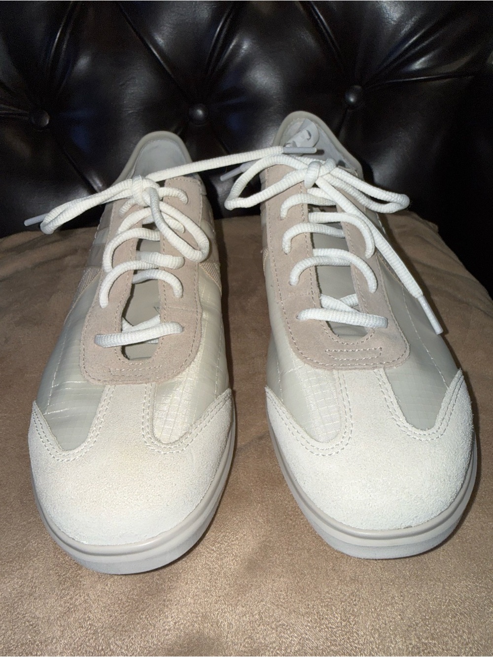 LIKE NEW ITALIAN MUNRO BEIGE NEUTRAL COMBO SNEAKERS - SIZE 8.5